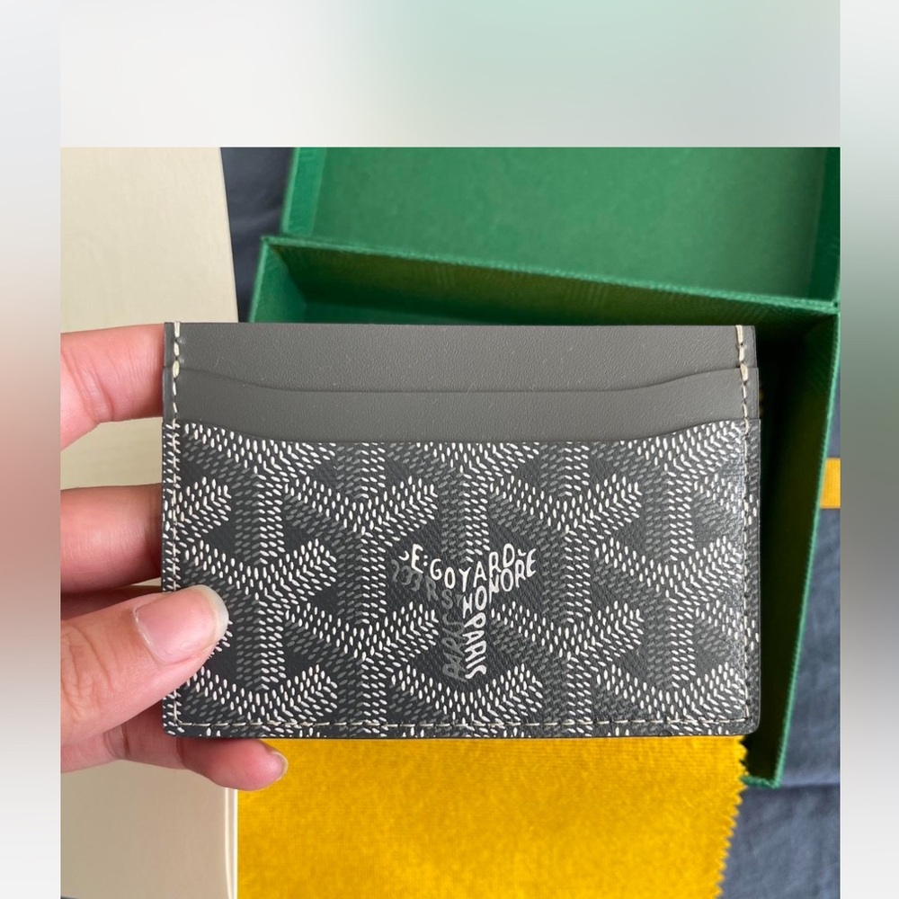 Gray Goyard card holder